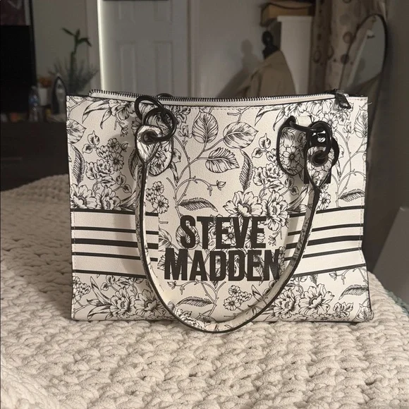 Steve Madden Monochrome Floral Tote - Picture 1 of 4